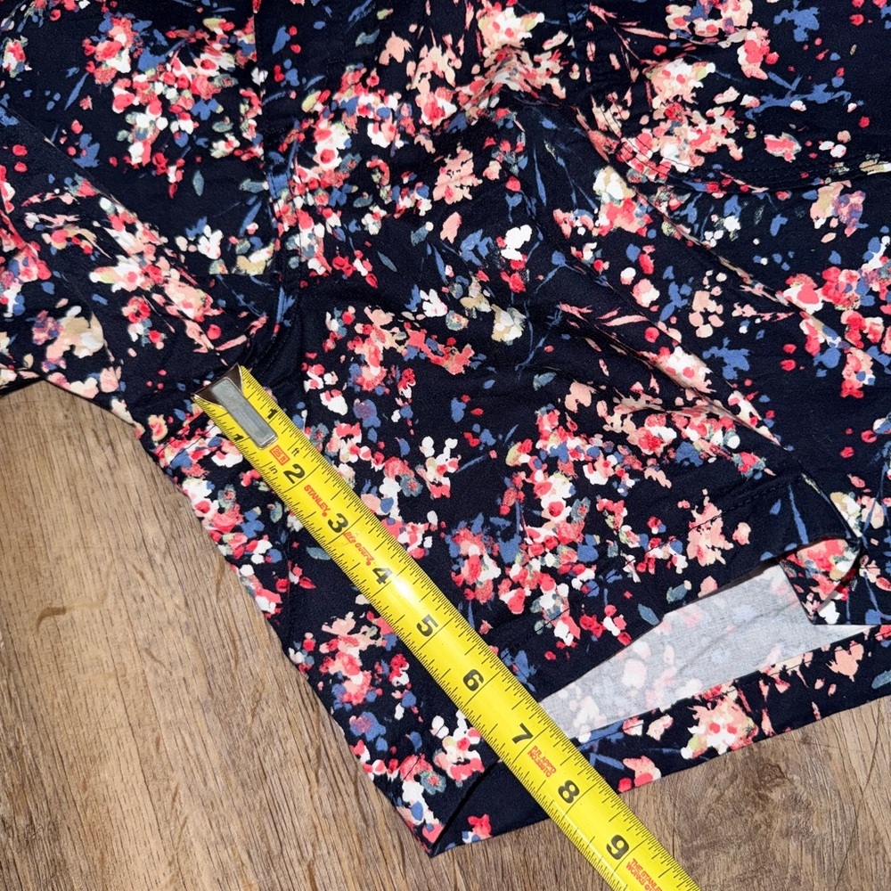 LEE Riders • Floral Mid Rise Stretch Shorts - Picture 4 of 7